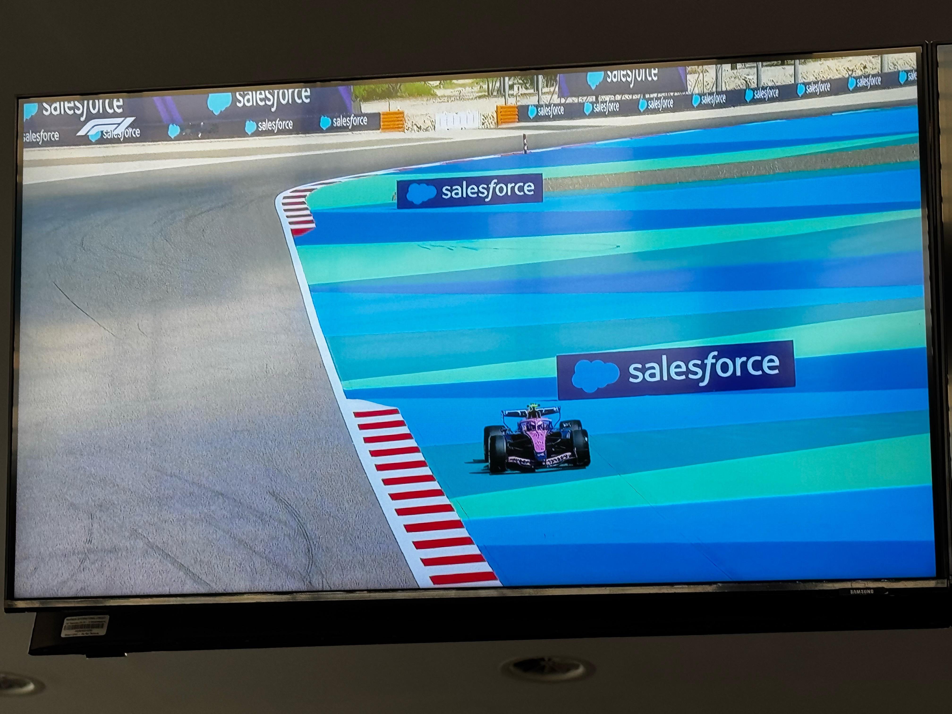 科拉平托的车停在了赛道上，引发了今年正式测试的第一次红旗🚩F12026f1季前