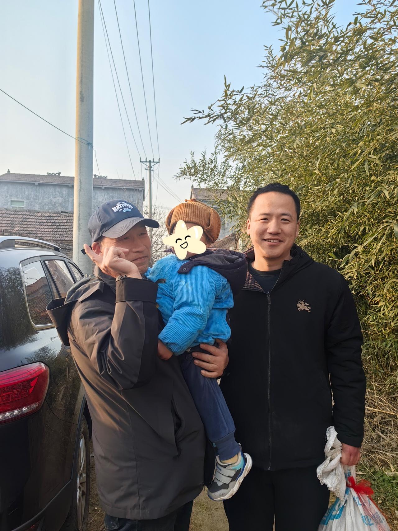 深夜了，辗转反侧睡不着觉，想写点什么，毕竟到了白天就不是晚上的自己了。
弟弟结婚