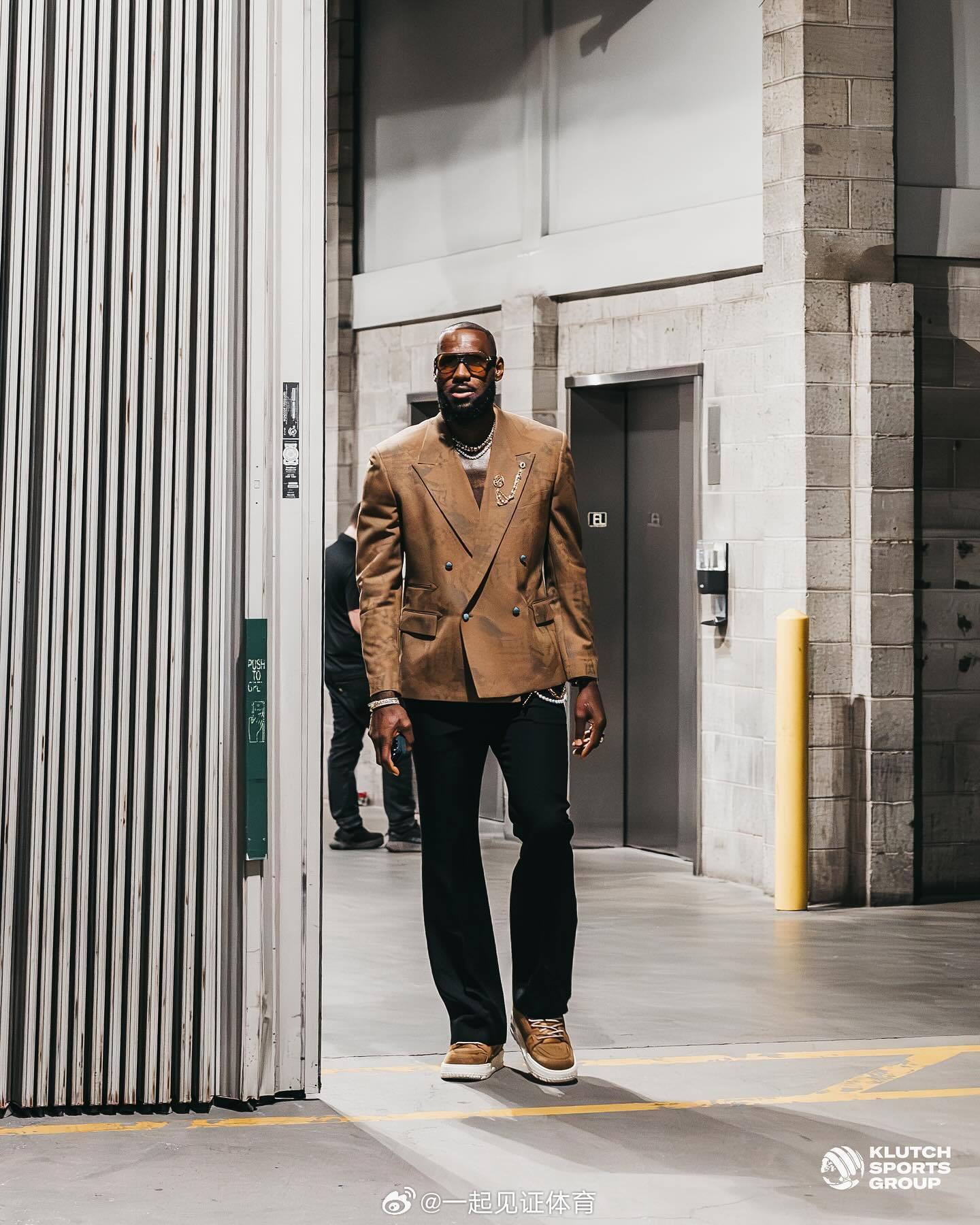 今天#湖人vs森林狼# 赛前球员照片#nba开新大集# ​​​