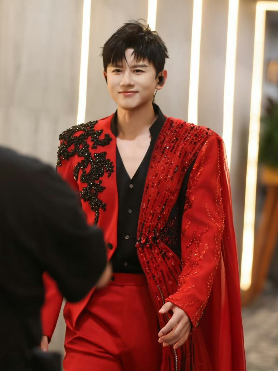 张杰说下一站我也很期待张杰未LIVE巡回演唱会 张杰的演唱会，看多少次都看不够啊