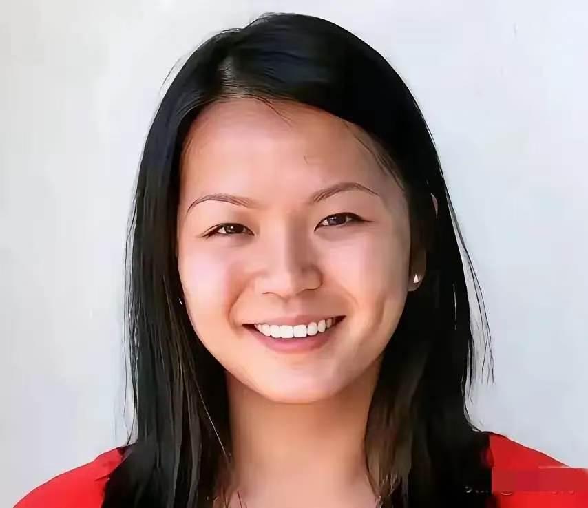 美国吊销一名新华社记者签证！
近日，美国政府宣布吊销一名新华社记者签证，以报复中