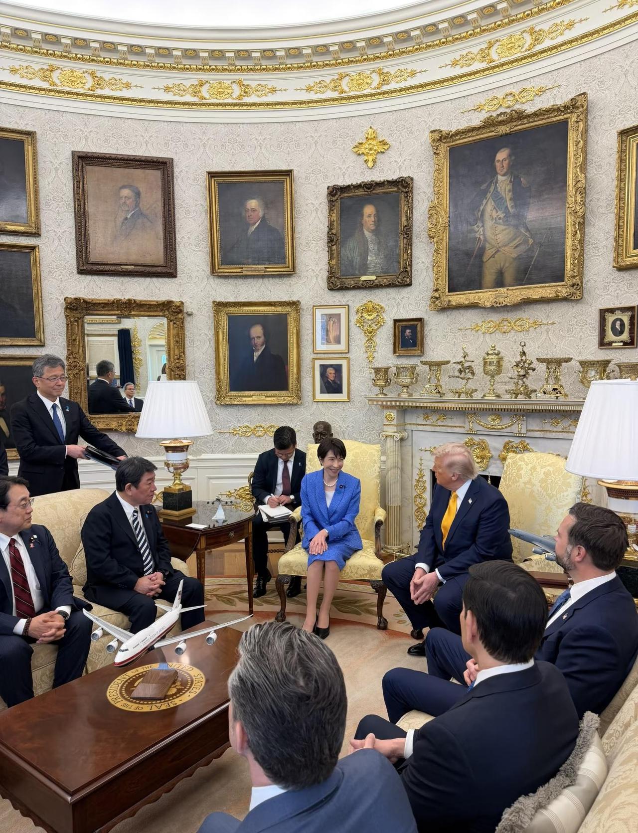 特朗普3月19日在白宫接见高市早苗，双方宣布扩大合作，包括日本向美国能源项目投资