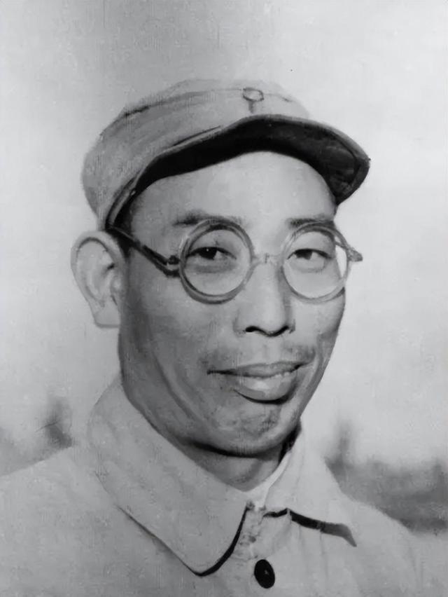 许光达没想到，自己当上了司令，结果他的弟弟却被饿死了。
1938年，许光达回到延