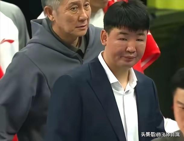 深圳队扶正顾全是无奈之举，郑永刚恐难再出任救火教练。

郑永刚上赛季带领深圳队取