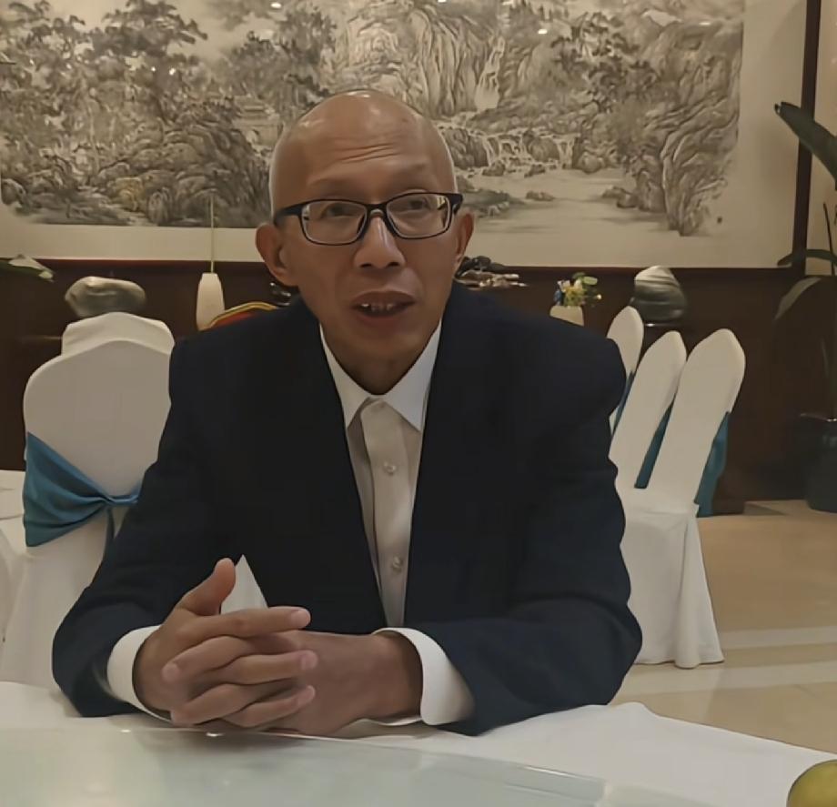 朱博士新视频宣布直播时间
这次直播还是在栀葆堂直播间
朱博士在他的账号上发视频，