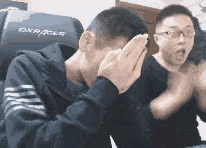 这是看到了什么了不得的事吗