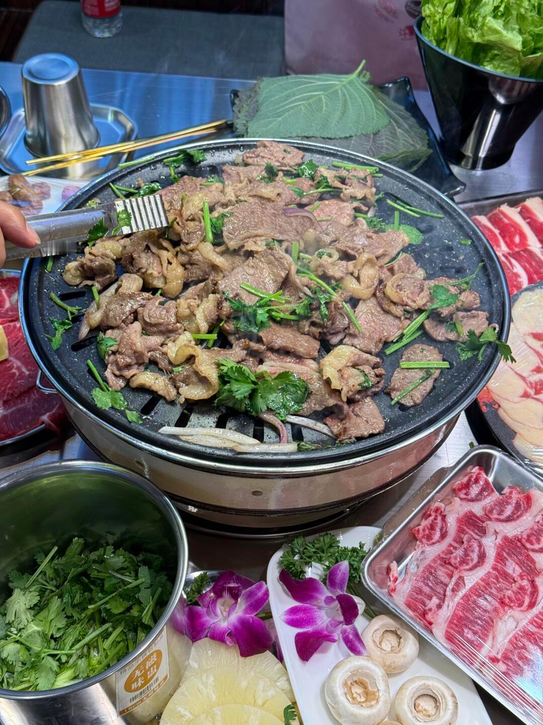 现在嘴里还有炙子烤肉味儿[doge]  ​​​