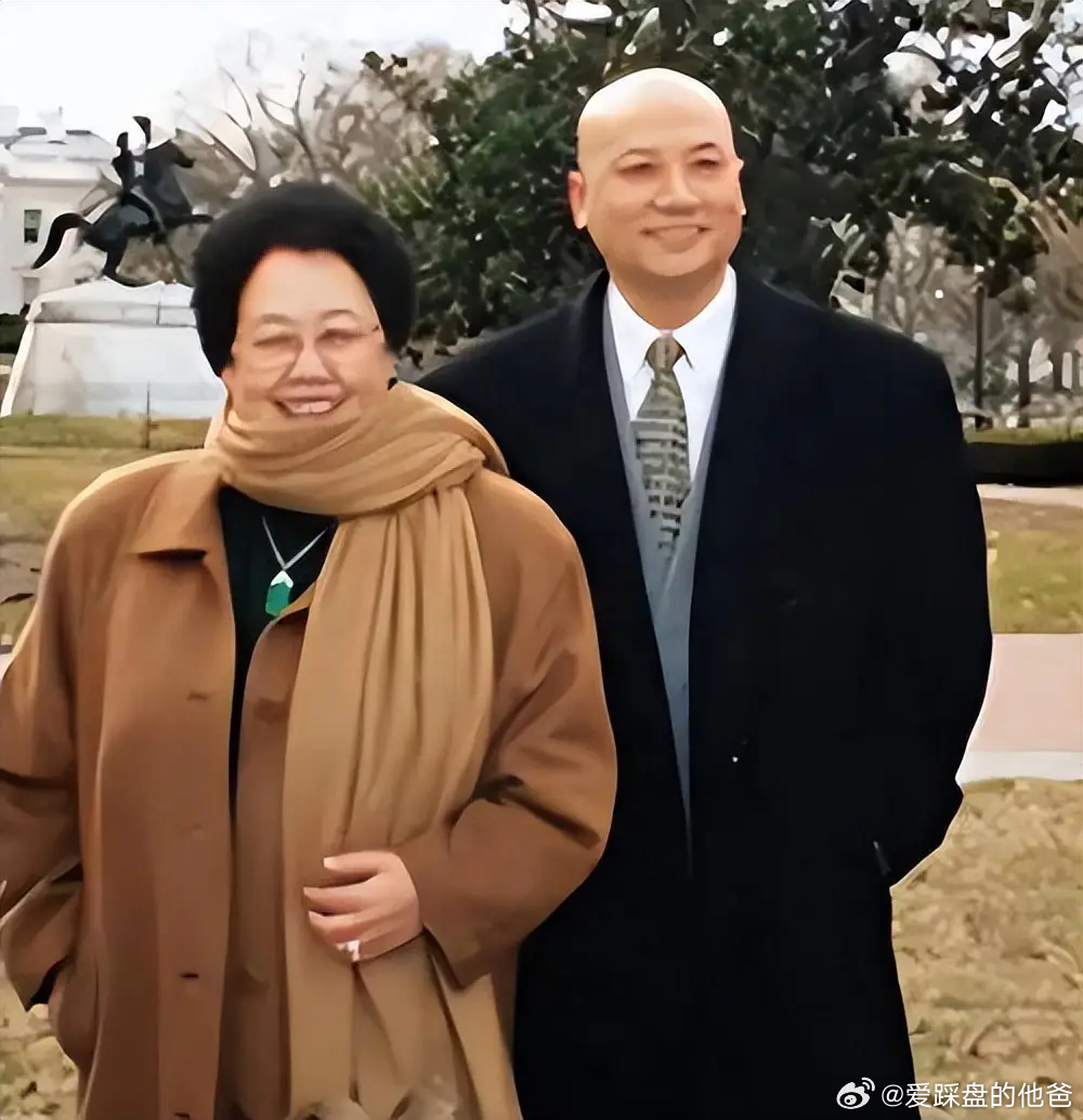 【陈丽华逝世】富华国际集团4月7日发布讣告：富华国际集团荣誉主席、中国紫檀博物馆