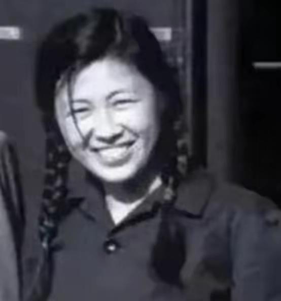 1977年，谢静宜被开除党籍，1983年被免于起诉，职务与待遇全无，1989年恢