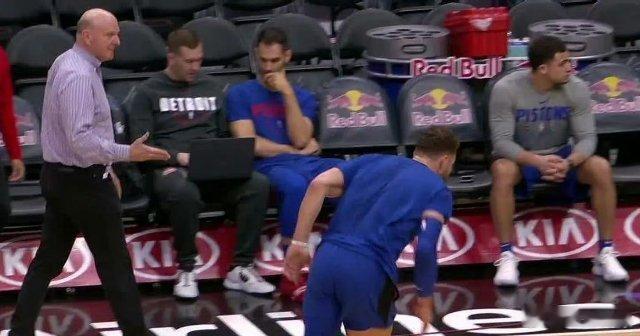 快船队记Law Murray: 快船在与联盟老将的关系处理方面，一直素有争议：-