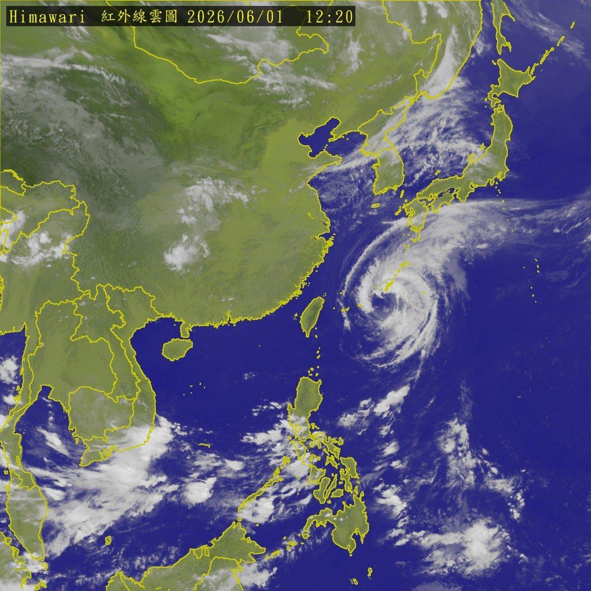 [太阳]强台风白海豚靠近华东沿海，路径仍有变化，东海风浪增强，沿海地区提前做好防