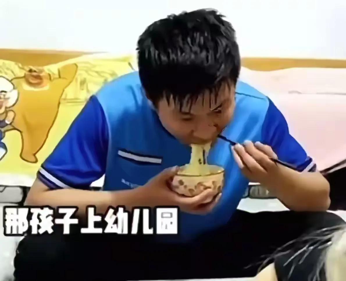 河南一男子忙到半夜回家，连口热饭都没有，却被妻子追问：“这个月的房贷还了吗？孩子