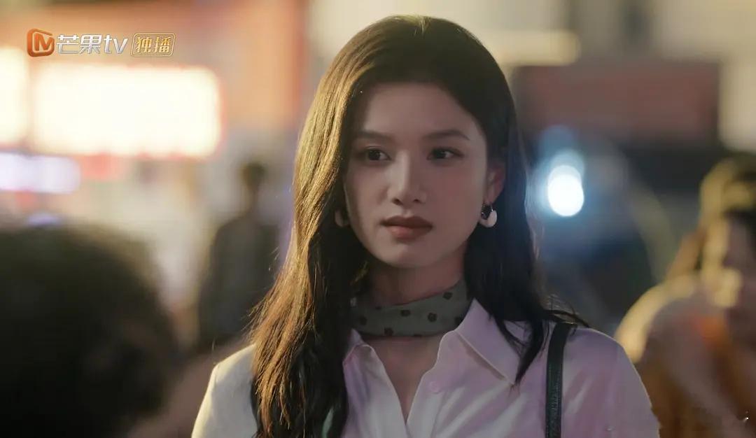 张婧仪为什么总给人一种很不精致的感觉？ 