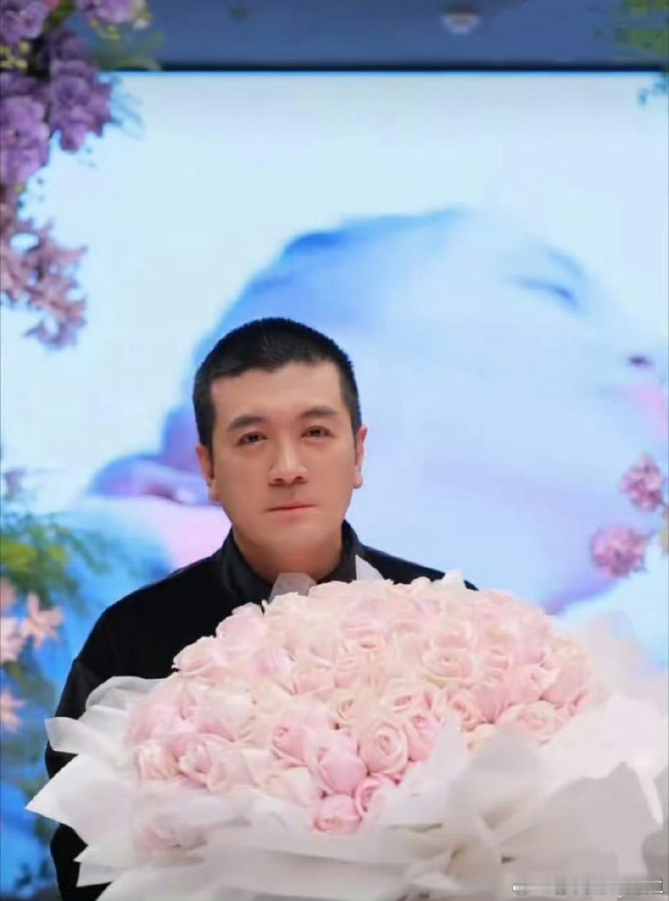 杨子说直播求婚被黄圣依骂了五分钟 杨子说直播向黄圣依求婚被骂了五分钟，感觉骂一小