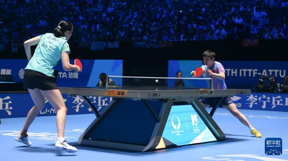 新加坡大满贯比赛女单简直如写好的剧本，没有黑马，只有姜是老的辣。
王曼昱昨11连