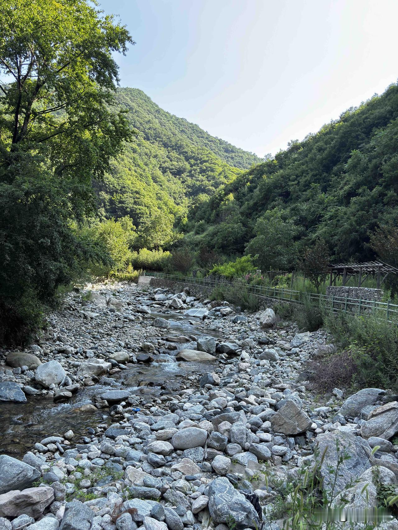 蓝田辋川镇西河随拍，这里过了红门寺村，秦岭深处，离县城比较远，平时也很少有人来这