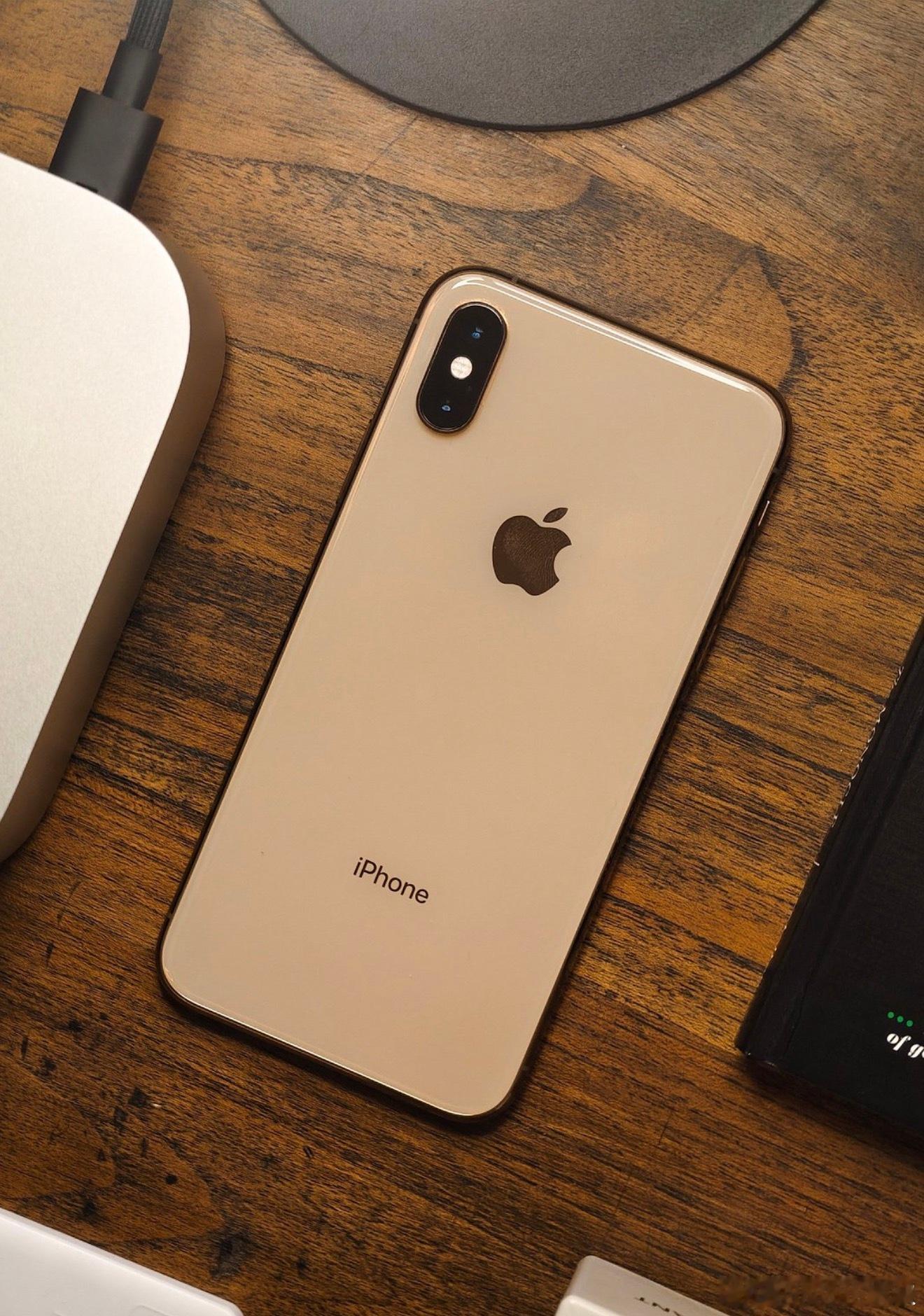 虽然已经过去8年，但这个颜色看上去依旧没有过时的感觉，可惜现在没有了。