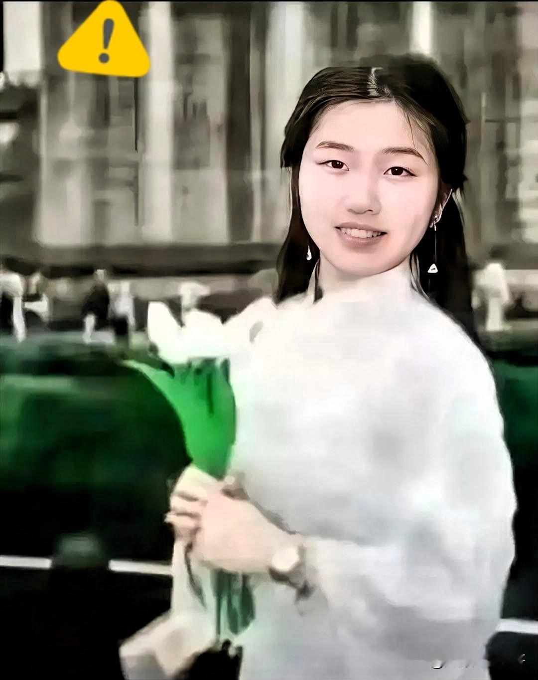 孙馨钰的事，看后心里像压了块石头。

不少人纳闷，既然在学校受了天大的委屈，命都