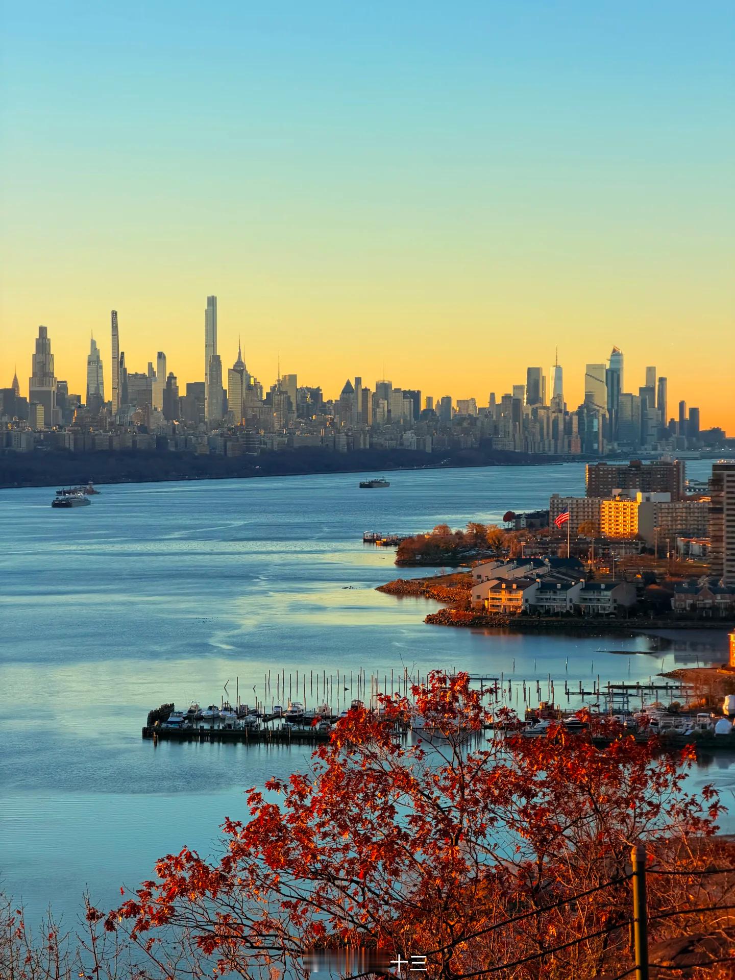 a股你觉得现在的年轻人，仍然有大把的机会？段永平：当然，你看现在多少年轻的富豪，