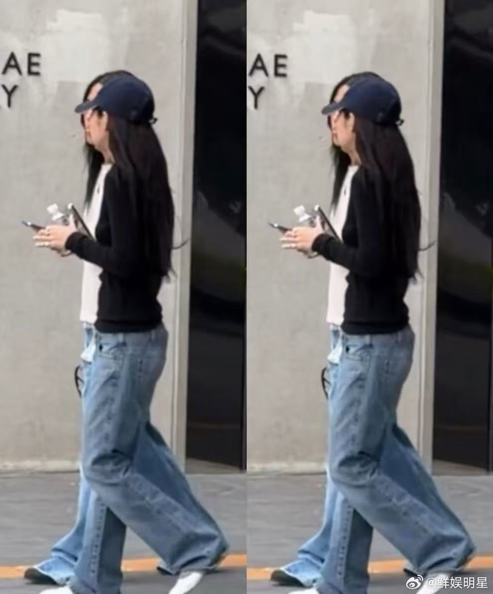 Jennie一个帽子戴了8年Jennie一个帽子戴了8年！Jennie还在戴8年