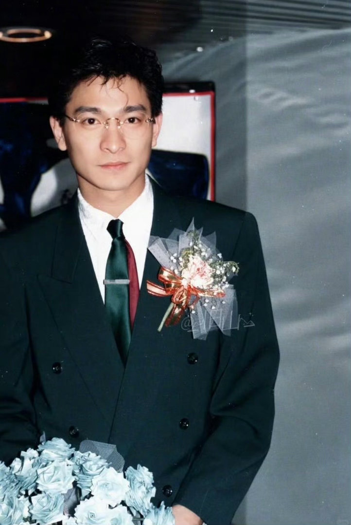 刘德华王嘉尔你们的竞品来了 宋木子台上跟大张伟说全球舞台秀只分两个人，一个是王嘉