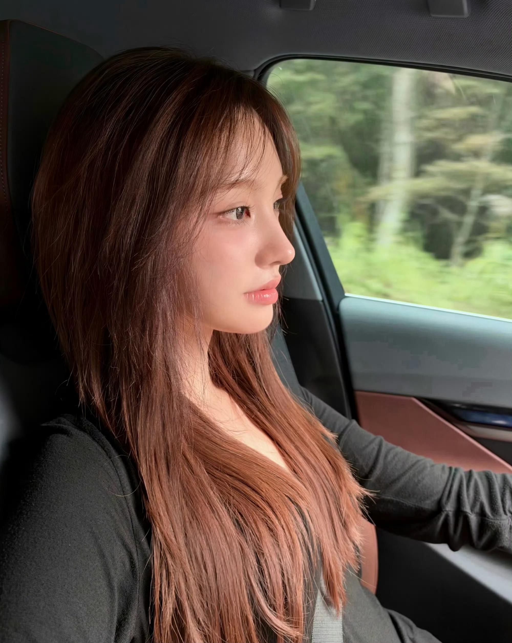 金志垣妥妥恋家女一枚，连轴转几个月好不容易休息一天，然后和弟弟熬了个通宵赶早班机