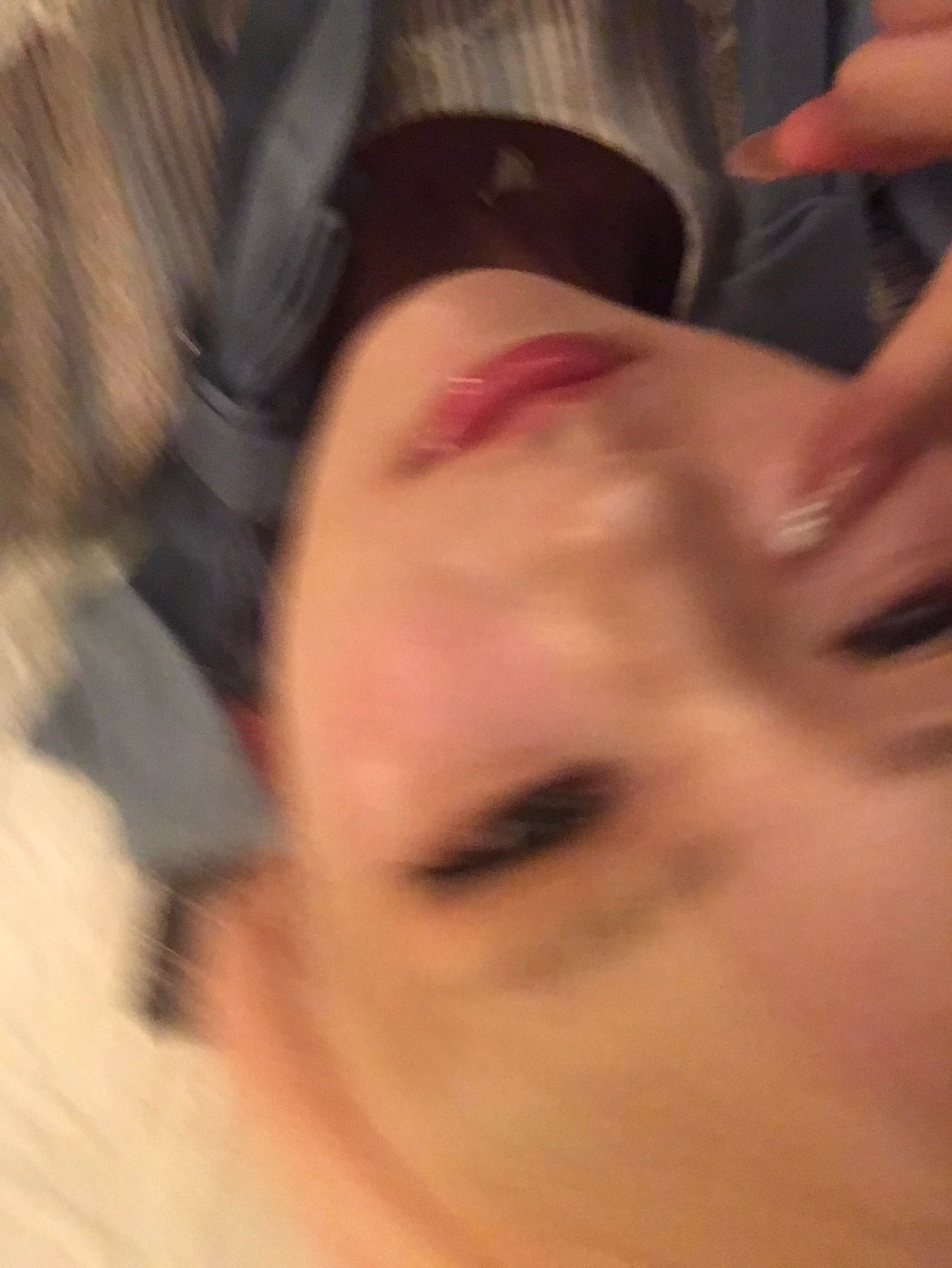 拍得额眼睛痛痛 但是这个爷爷很开心我在他房子里拍照哈哈哈哈哈哈😸 ​​​