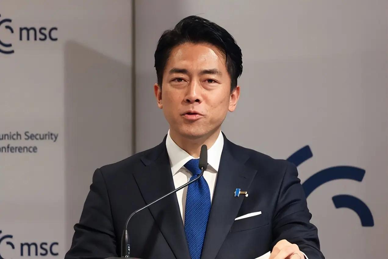 中国外交部发表严正声明，8月15日，针对日本防长小泉进次郎在内，日本有多名政要参