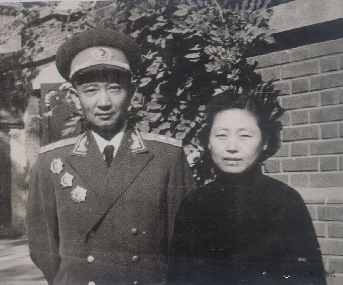 刘祝勇原名刘秀芳，1938年参军时只有15岁。为了让自己更勇敢，她改名为“祝勇”