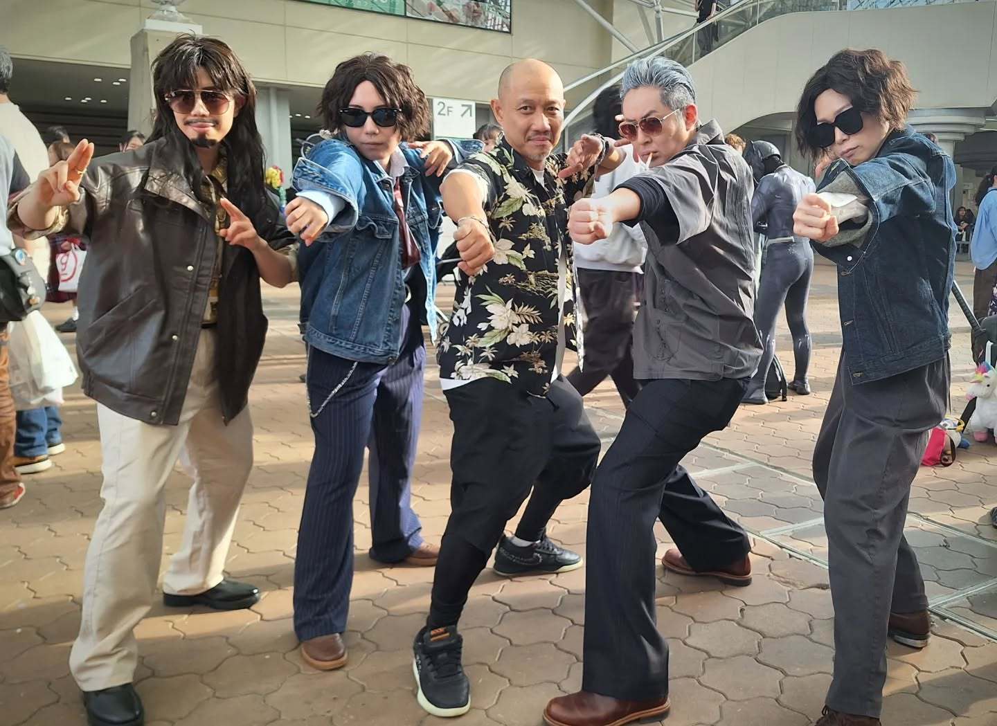 《九龙城寨之围城》在日本确实很火，“阿七”乔靖夫说，這個「龍卷Punch」的姿勢