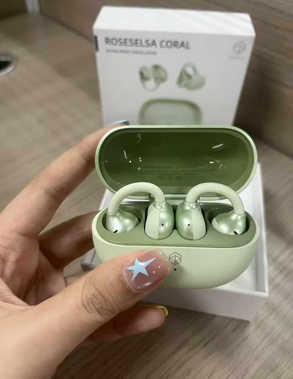耳夹耳机终于有降噪了？弱水珊瑚真实体验
耳夹两大痛点：低频不足➕没有降噪，导致很