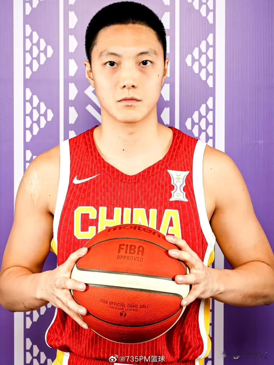 中国男篮亚洲杯定妆照出炉！

北京时间8月5日，中国男篮将迎来亚洲杯首个对手沙特