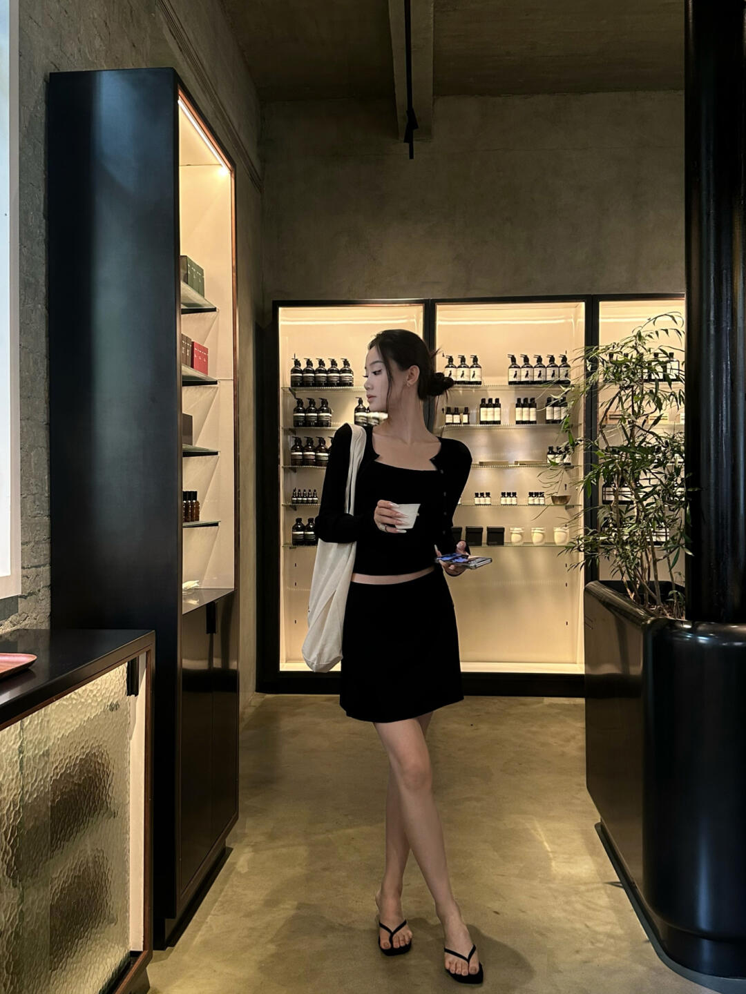 永远爱黑色系☕️