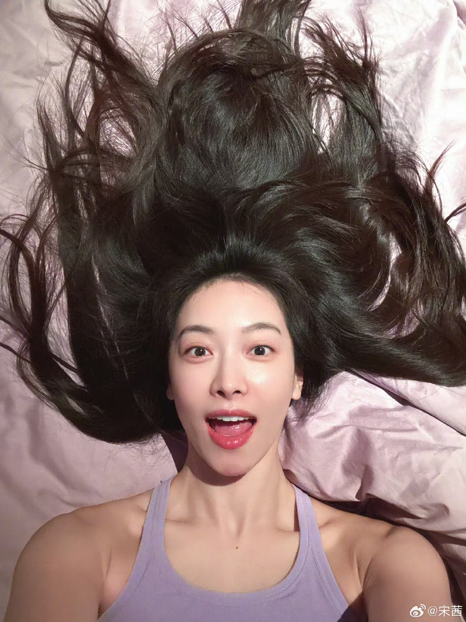 宋茜睡前自拍美我一大跳[期待] ​​​
