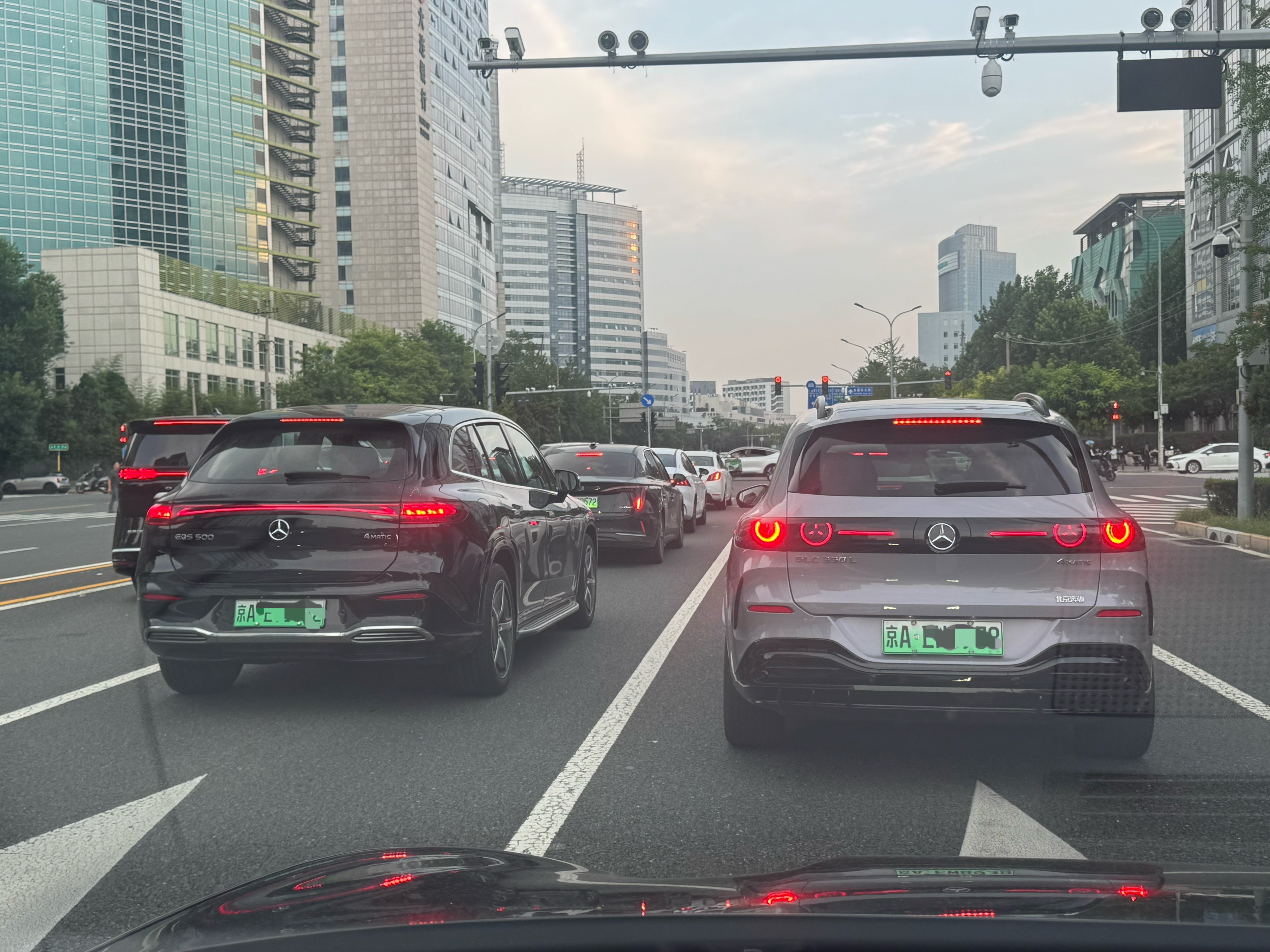 时代交接了都是好产品 但是市场变化太快了EQ系列绝对是纯电产品里的标榜，技术、体
