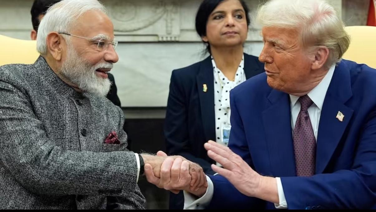 印度这次真不装了！
直接把俄罗斯一脚踹开了！

2月2日，特朗普兴奋地宣布，莫迪