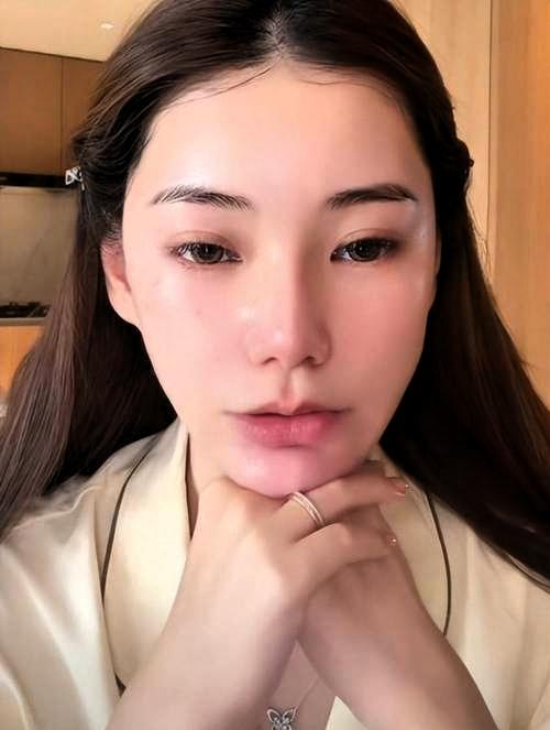 筱梅一个人, 工作很忙, 还要顾家, 她想办法, 怎么能轻松些, 她找了帮手, 