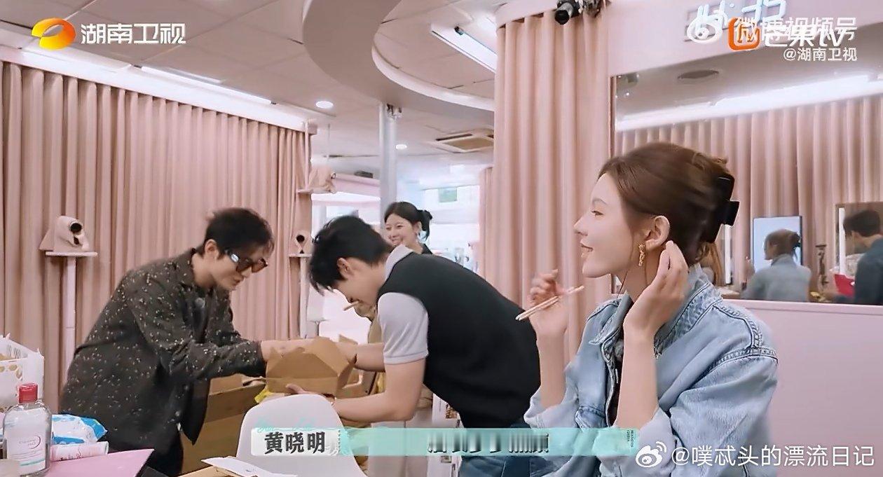 黄晓明开店实操经验含金量巴黎合伙人名场面巴黎合伙人 黄晓明以特邀店员身份出现，买