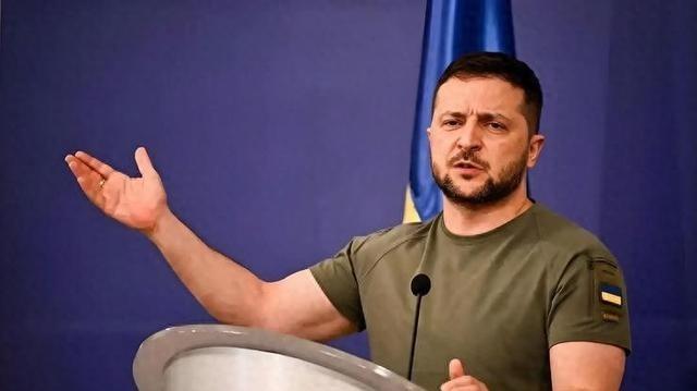 刚呼吁美军抓普京，后脚泽连斯基话音刚落就失联了？后方基地被炸成火海。一切都始于2