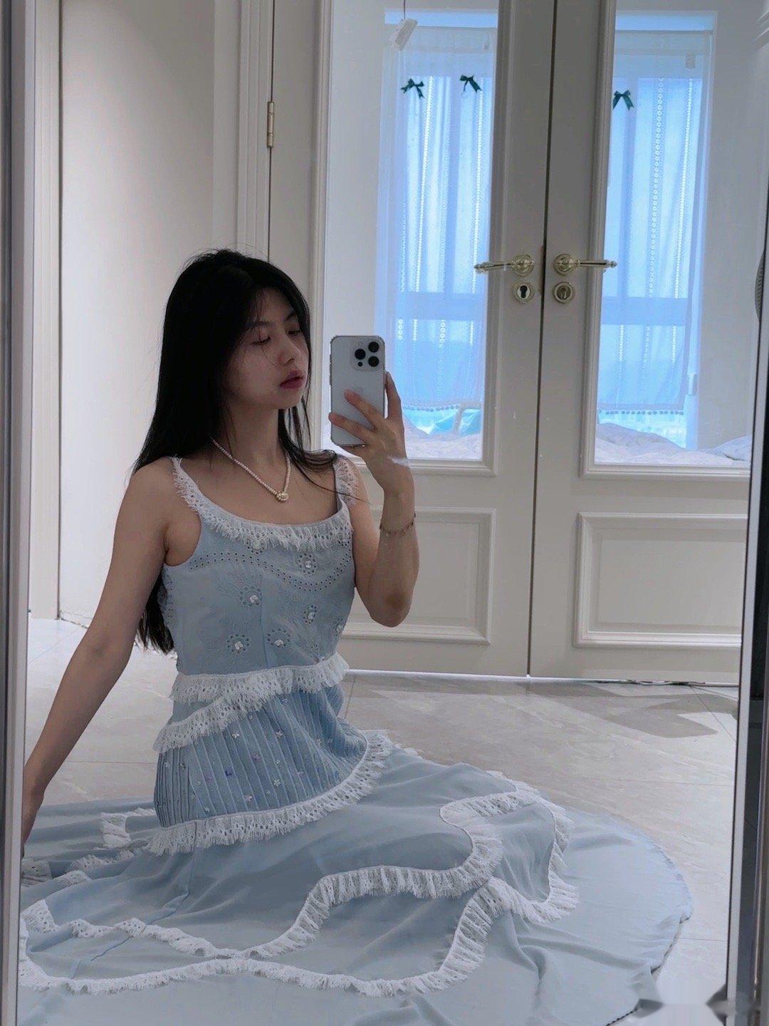 我的蓝色长裙 ​​​