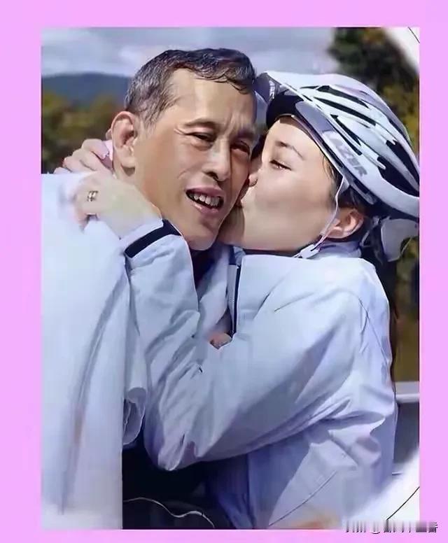泰国国王和王后这对“飞行夫妇”真是吸睛。泰王早年是空军王牌飞行员，王后苏提达嫁入