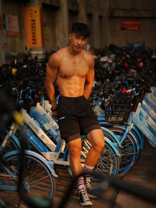 男生身材照你先看哪里？