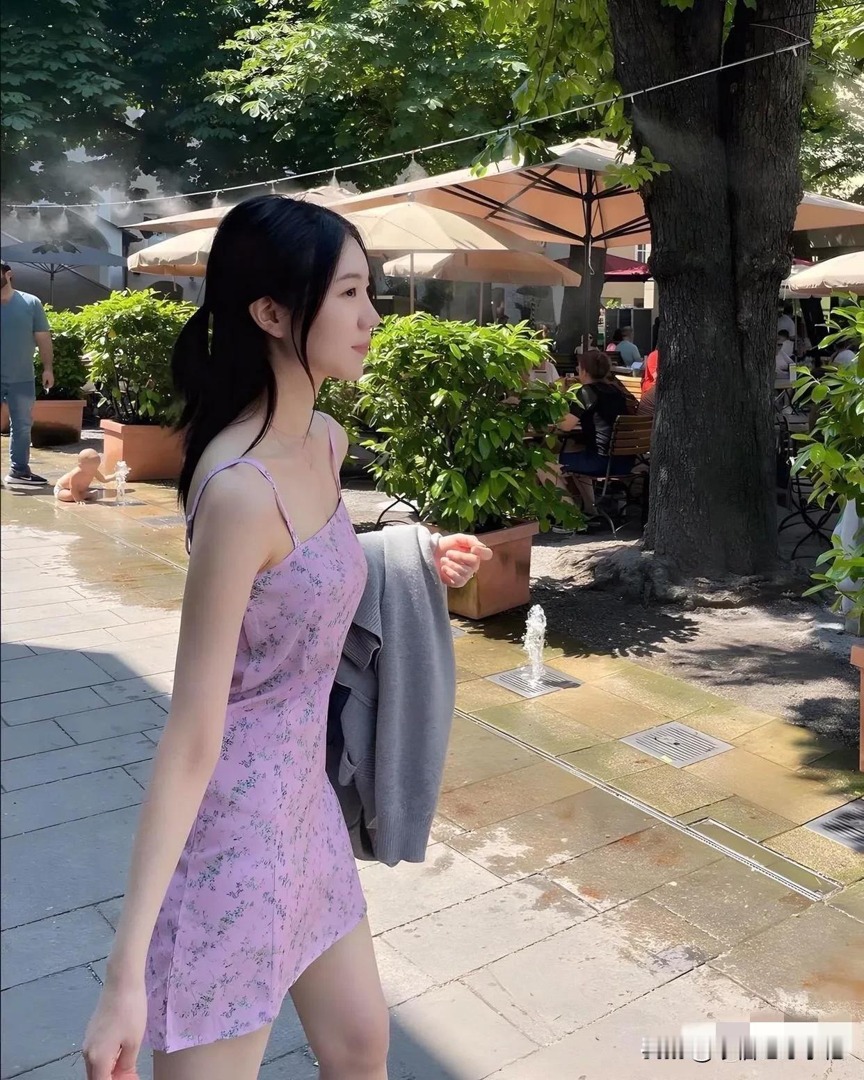穿碎花裙真的很显身材耶！