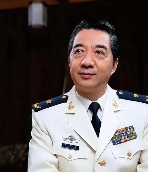 谢谢你张召忠！你真是伟大的预言家！2015年你就说过：“美国啥也不干，让东方大国