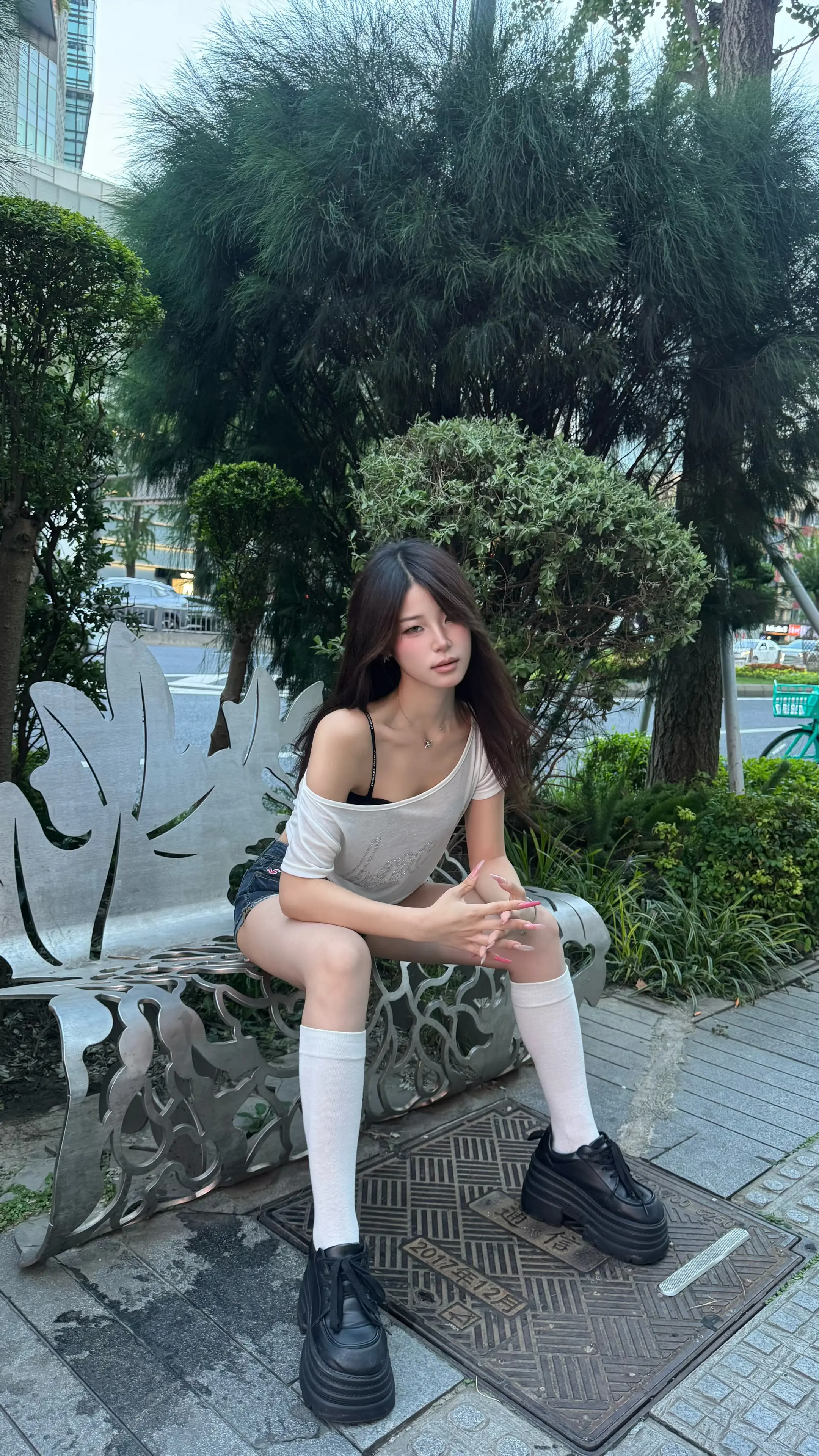 bro教的拍照姿势突然就自信起来了 丫的够躁！