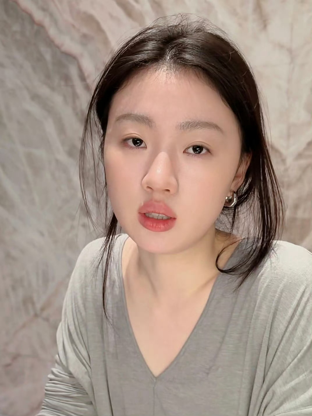越素越美味的一款人儿。 