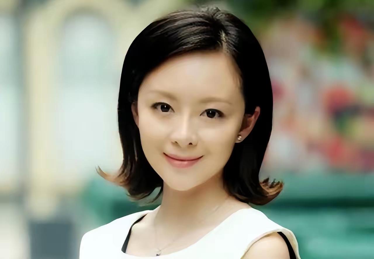 演艺圈喧嚣之外，温情时刻往往最动人。近日，许榕真为父母庆祝八十大寿的聚会引发关注