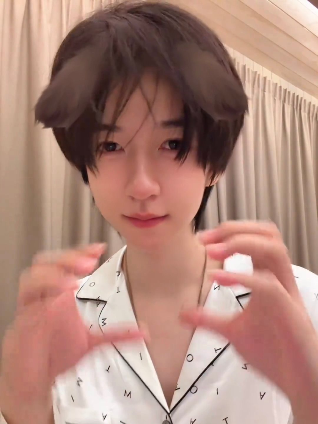 贺峻霖贺峻霖五十公里桃花坞6贺峻霖 二代唯一all绿 𝓢𝓱𝓪𝓷 𝓨𝓮
