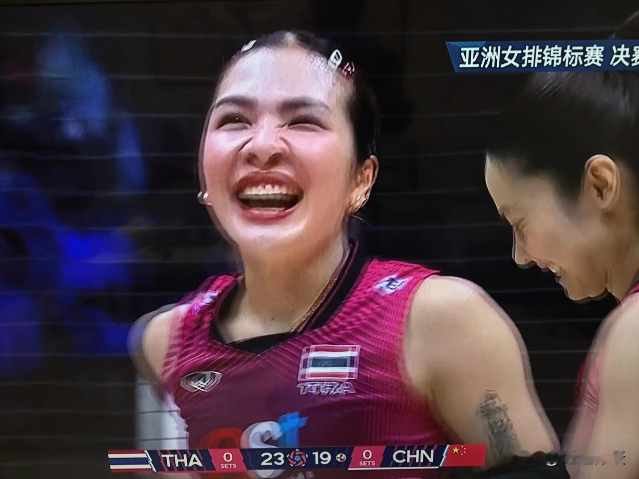亚洲女排锦标赛决赛，20：25，中国女排0：1落后泰国女排！场上到底发生了什么？