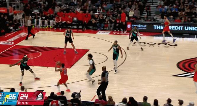 阿龙维金斯投进复出首球！雷霆11连胜雷霆vs开拓者雷霆